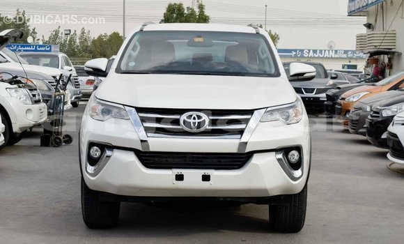 Comprar Importar Toyota Fortuner Branco Carro em Import - Dubai em Bengo Province Comprar Importar Toyota Fortuner Branco Carro em Import - Dubai em Bengo Province