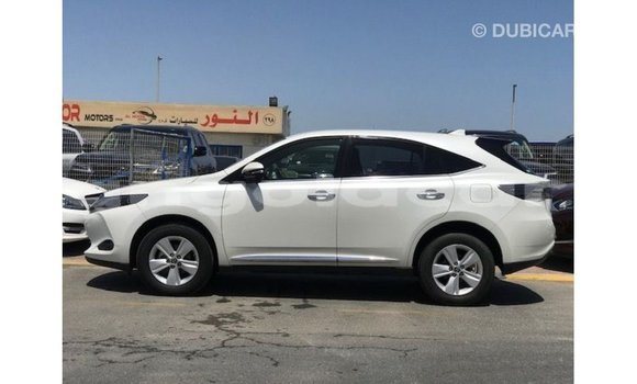 Comprar Importar Toyota Harrier Branco Carro em Import - Dubai em Bengo Province Comprar Importar Toyota Harrier Branco Carro em Import - Dubai em Bengo Province