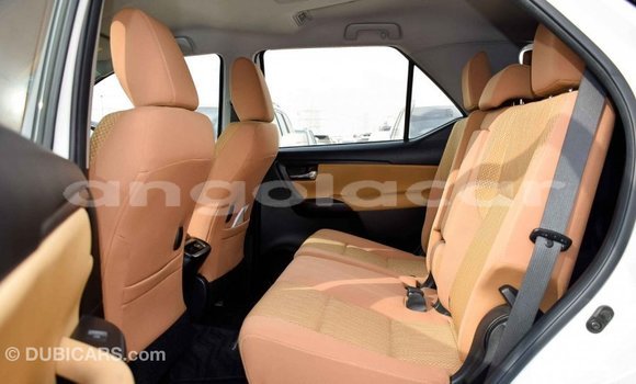 Comprar Importar Toyota Fortuner Branco Carro em Import - Dubai em Bengo Province Comprar Importar Toyota Fortuner Branco Carro em Import - Dubai em Bengo Province