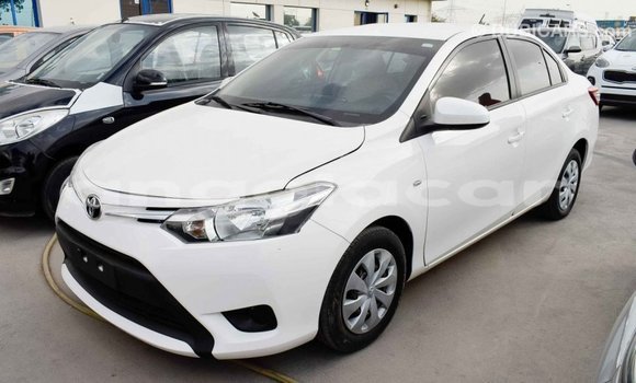 Comprar Importar Toyota Yaris Branco Carro em Import - Dubai em Bengo Province Comprar Importar Toyota Yaris Branco Carro em Import - Dubai em Bengo Province