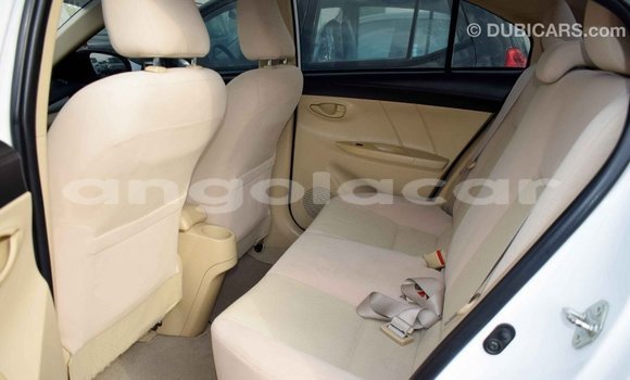 Comprar Importar Toyota Yaris Branco Carro em Import - Dubai em Bengo Province Comprar Importar Toyota Yaris Branco Carro em Import - Dubai em Bengo Province