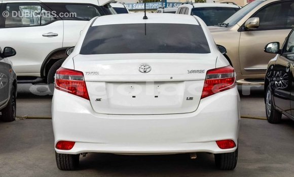 Comprar Importar Toyota Yaris Branco Carro em Import - Dubai em Bengo Province Comprar Importar Toyota Yaris Branco Carro em Import - Dubai em Bengo Province