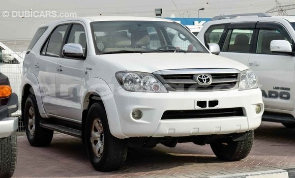 Comprar Importar Toyota Fortuner Branco Carro em Import - Dubai em Bengo Province Comprar Importar Toyota Fortuner Branco Carro em Import - Dubai em Bengo Province