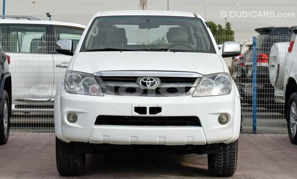 Comprar Importar Toyota Fortuner Branco Carro em Import - Dubai em Bengo Province Comprar Importar Toyota Fortuner Branco Carro em Import - Dubai em Bengo Province