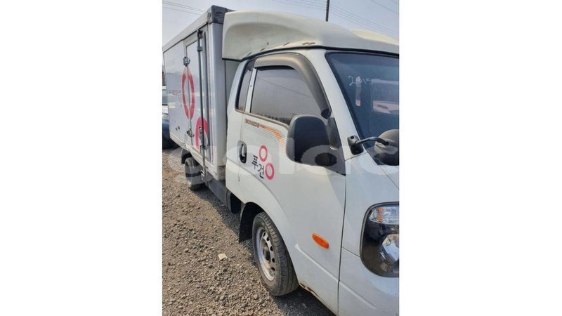 Big with watermark kia carens bengo province import dubai 7876