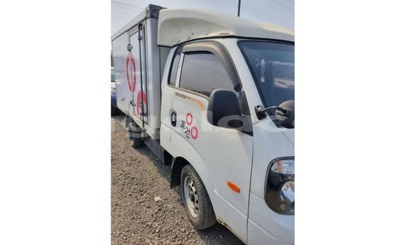 Comprar Importar Kia Carens Branco Carro em Import - Dubai em Bengo Province Comprar Importar Kia Carens Branco Carro em Import - Dubai em Bengo Province