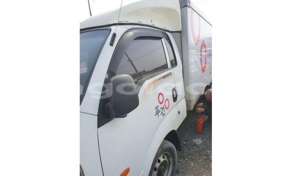 Comprar Importar Kia Carens Branco Carro em Import - Dubai em Bengo Province Comprar Importar Kia Carens Branco Carro em Import - Dubai em Bengo Province