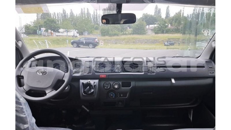 Big with watermark toyota hiace bengo province import dubai 7877