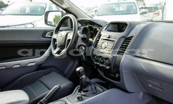 Comprar Novo Ford Ranger Vermelho Carro em Luanda em Luanda Province Comprar Novo Ford Ranger Vermelho Carro em Luanda em Luanda Province