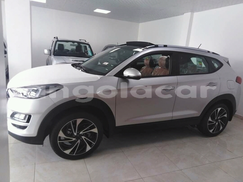 Big with watermark hyundai tucson moxico luena 5918
