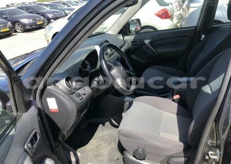 Big with watermark toyota rav4 luanda province luanda 7959