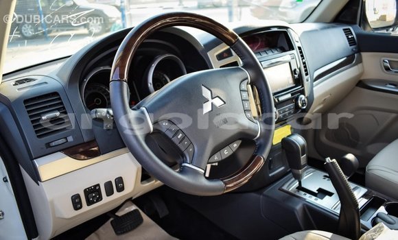 Comprar Novo Mitsubishi Pajero Branco Carro em Import - Dubai em Bengo Province Comprar Novo Mitsubishi Pajero Branco Carro em Import - Dubai em Bengo Province
