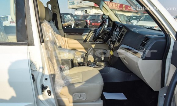 Comprar Novo Mitsubishi Pajero Branco Carro em Import - Dubai em Bengo Province Comprar Novo Mitsubishi Pajero Branco Carro em Import - Dubai em Bengo Province