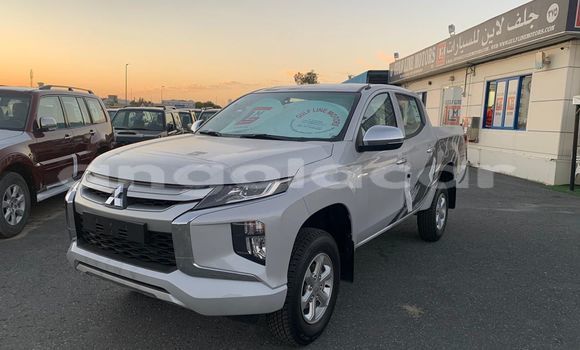 Comprar Novo Mitsubishi L200 Branco Carro em Import - Dubai em Bengo Province Comprar Novo Mitsubishi L200 Branco Carro em Import - Dubai em Bengo Province