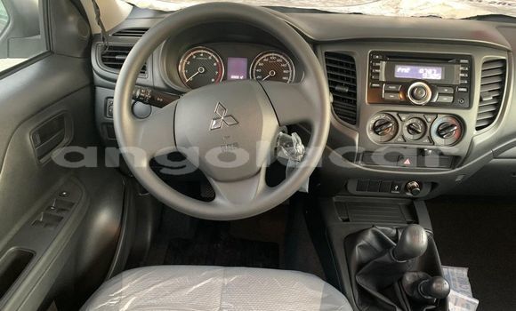 Comprar Novo Mitsubishi L200 Branco Carro em Import - Dubai em Bengo Province Comprar Novo Mitsubishi L200 Branco Carro em Import - Dubai em Bengo Province