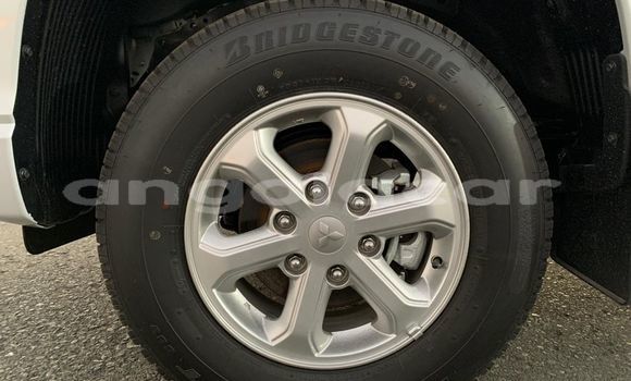 Comprar Novo Mitsubishi L200 Branco Carro em Import - Dubai em Bengo Province Comprar Novo Mitsubishi L200 Branco Carro em Import - Dubai em Bengo Province