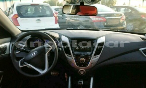 Buy Used Hyundai Veloster White Car in Luanda in Luanda Province Buy Used Hyundai Veloster White Car in Luanda in Luanda Province
