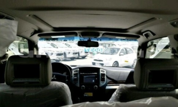 Comprar Novo Mitsubishi Pajero Preto Carro em Luanda em Luanda Province Comprar Novo Mitsubishi Pajero Preto Carro em Luanda em Luanda Province