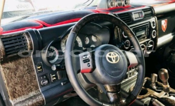 Comprar Usado Toyota FJ Cruiser Preto Carro em Luanda em Luanda Province Comprar Usado Toyota FJ Cruiser Preto Carro em Luanda em Luanda Province