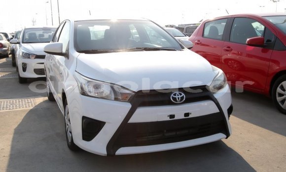 Comprar Importar Toyota Yaris Branco Carro em Import - Dubai em Bengo Province Comprar Importar Toyota Yaris Branco Carro em Import - Dubai em Bengo Province