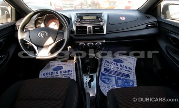 Comprar Importar Toyota Yaris Branco Carro em Import - Dubai em Bengo Province Comprar Importar Toyota Yaris Branco Carro em Import - Dubai em Bengo Province
