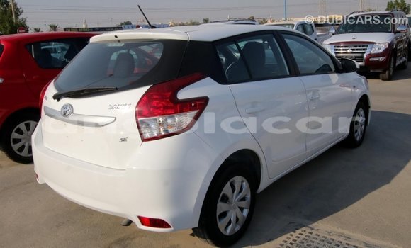 Comprar Importar Toyota Yaris Branco Carro em Import - Dubai em Bengo Province Comprar Importar Toyota Yaris Branco Carro em Import - Dubai em Bengo Province