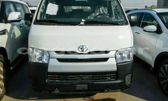 Buy Used Toyota Hiace White Car in Luanda in Luanda Province Buy Used Toyota Hiace White Car in Luanda in Luanda Province