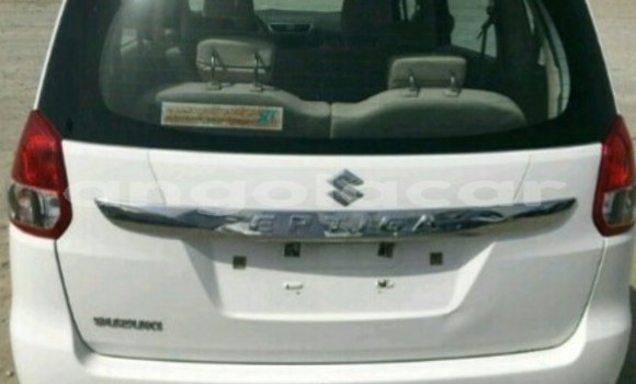 Comprar Novo Suzuki Ertiga Branco Carro em Luanda em Luanda Province Comprar Novo Suzuki Ertiga Branco Carro em Luanda em Luanda Province