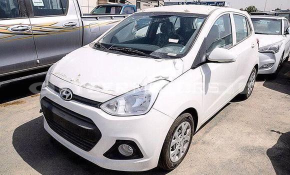 Comprar Usado Hyundai i10 Branco Carro em Luanda em Luanda Province Comprar Usado Hyundai i10 Branco Carro em Luanda em Luanda Province
