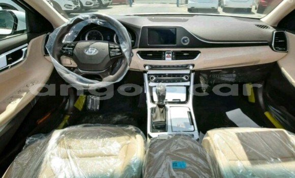 Buy New Hyundai Azera White Car in Luanda in Luanda Province Buy New Hyundai Azera White Car in Luanda in Luanda Province