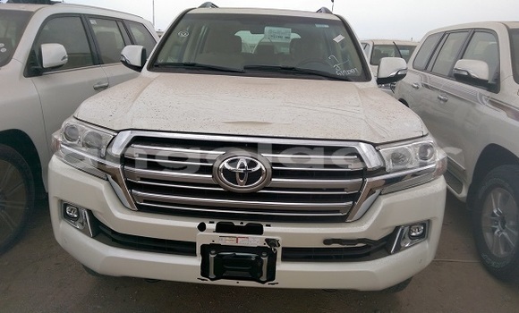 Comprar Novo Toyota Land Cruiser Branco Carro em Luena em Moxico