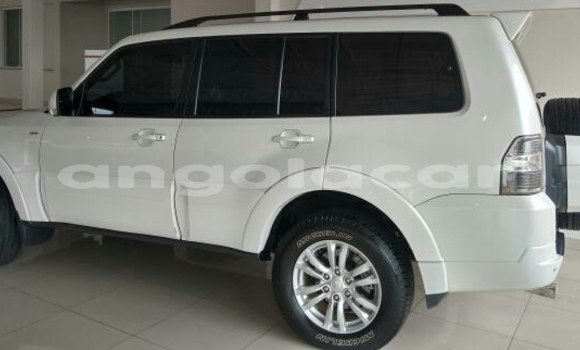 Comprar Usado Mitsubishi Pajero Sport Branco Carro em Luena em Moxico Comprar Usado Mitsubishi Pajero Sport Branco Carro em Luena em Moxico