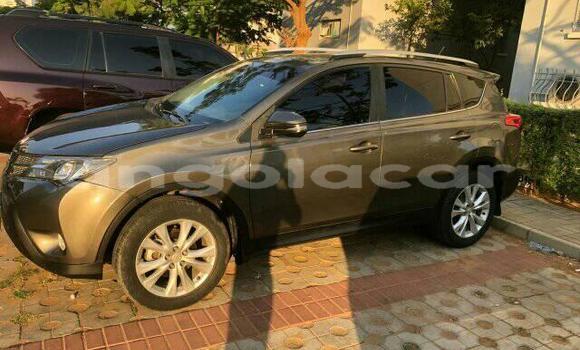 Acheter Occasion Voiture Toyota RAV4 Noir à Luanda, Province de Luanda Acheter Occasion Voiture Toyota RAV4 Noir à Luanda, Province de Luanda