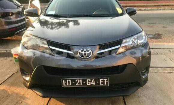Acheter Occasion Voiture Toyota RAV4 Noir à Luanda, Province de Luanda Acheter Occasion Voiture Toyota RAV4 Noir à Luanda, Province de Luanda