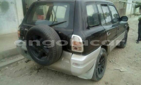 Acheter Occasion Voiture Toyota RAV4 Noir à Luanda, Province de Luanda Acheter Occasion Voiture Toyota RAV4 Noir à Luanda, Province de Luanda