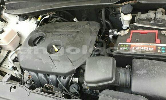 Acheter Occasion Voiture Hyundai Tucson Blanc à Luanda, Province de Luanda Acheter Occasion Voiture Hyundai Tucson Blanc à Luanda, Province de Luanda