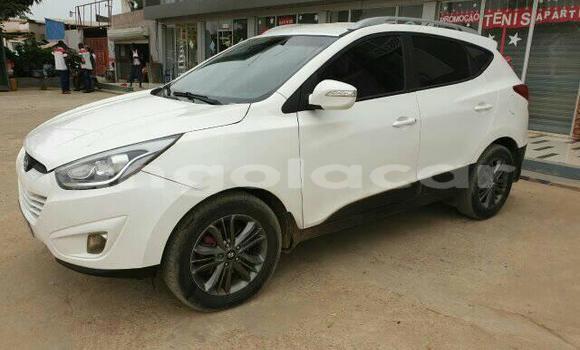 Acheter Occasion Voiture Hyundai Tucson Blanc à Luanda, Province de Luanda Acheter Occasion Voiture Hyundai Tucson Blanc à Luanda, Province de Luanda