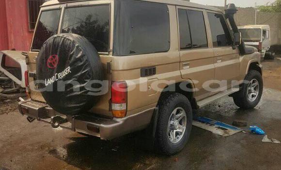 Acheter Occasion Voiture Toyota Land Cruiser Marron à Luanda, Province de Luanda Acheter Occasion Voiture Toyota Land Cruiser Marron à Luanda, Province de Luanda