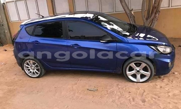 Buy Used Hyundai Accent Blue Car in Luanda in Luanda Province