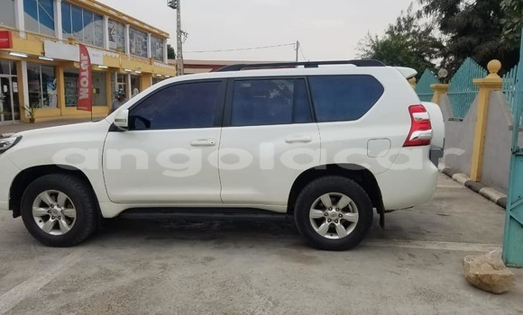 Acheter Occasion Voiture Toyota Land Cruiser Prado Blanc à Luanda, Province de Luanda