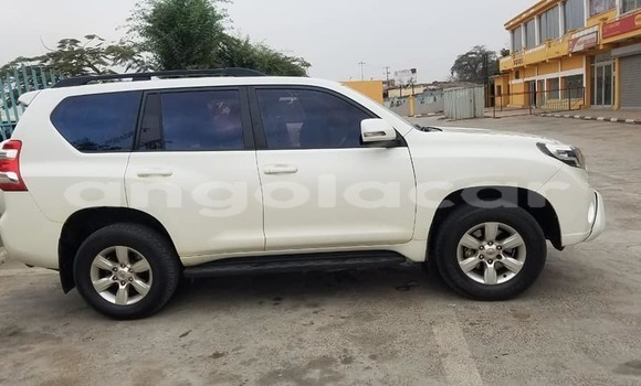 Acheter Occasion Voiture Toyota Land Cruiser Prado Blanc à Luanda, Province de Luanda Acheter Occasion Voiture Toyota Land Cruiser Prado Blanc à Luanda, Province de Luanda