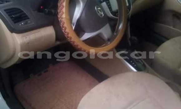 Comprar Usado Hyundai Accent Branco Carro em Luanda em Luanda Province Comprar Usado Hyundai Accent Branco Carro em Luanda em Luanda Province
