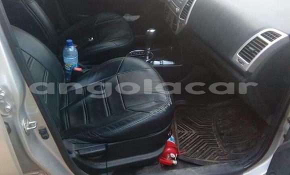 Buy Used Hyundai i20 Silver Car in Luanda in Luanda Province Buy Used Hyundai i20 Silver Car in Luanda in Luanda Province