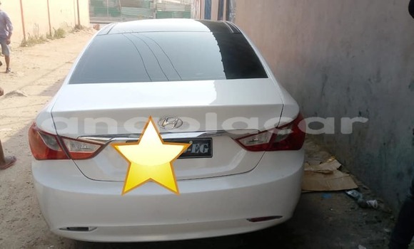 Acheter Occasion Voiture Hyundai Sonata Blanc à Luanda, Province de Luanda Acheter Occasion Voiture Hyundai Sonata Blanc à Luanda, Province de Luanda