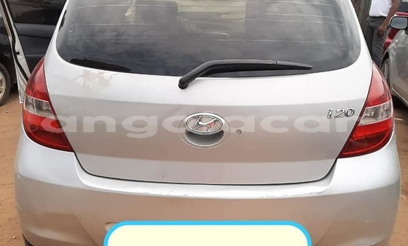 Buy Used Hyundai i20 Silver Car in Luanda in Luanda Province Buy Used Hyundai i20 Silver Car in Luanda in Luanda Province