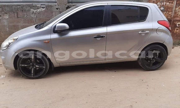 Buy Used Hyundai i20 Silver Car in Luanda in Luanda Province Buy Used Hyundai i20 Silver Car in Luanda in Luanda Province