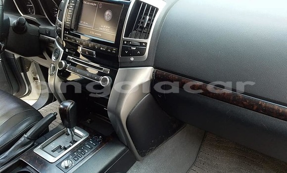 Comprar Usado Toyota Land Cruiser Branco Carro em Luanda em Luanda Province Comprar Usado Toyota Land Cruiser Branco Carro em Luanda em Luanda Province