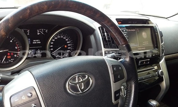 Comprar Usado Toyota Land Cruiser Branco Carro em Luanda em Luanda Province Comprar Usado Toyota Land Cruiser Branco Carro em Luanda em Luanda Province