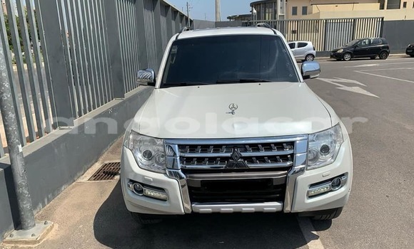 Comprar Usado Mitsubishi Pajero Branco Carro em Luanda em Luanda Province Comprar Usado Mitsubishi Pajero Branco Carro em Luanda em Luanda Province