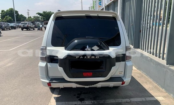 Comprar Usado Mitsubishi Pajero Branco Carro em Luanda em Luanda Province Comprar Usado Mitsubishi Pajero Branco Carro em Luanda em Luanda Province